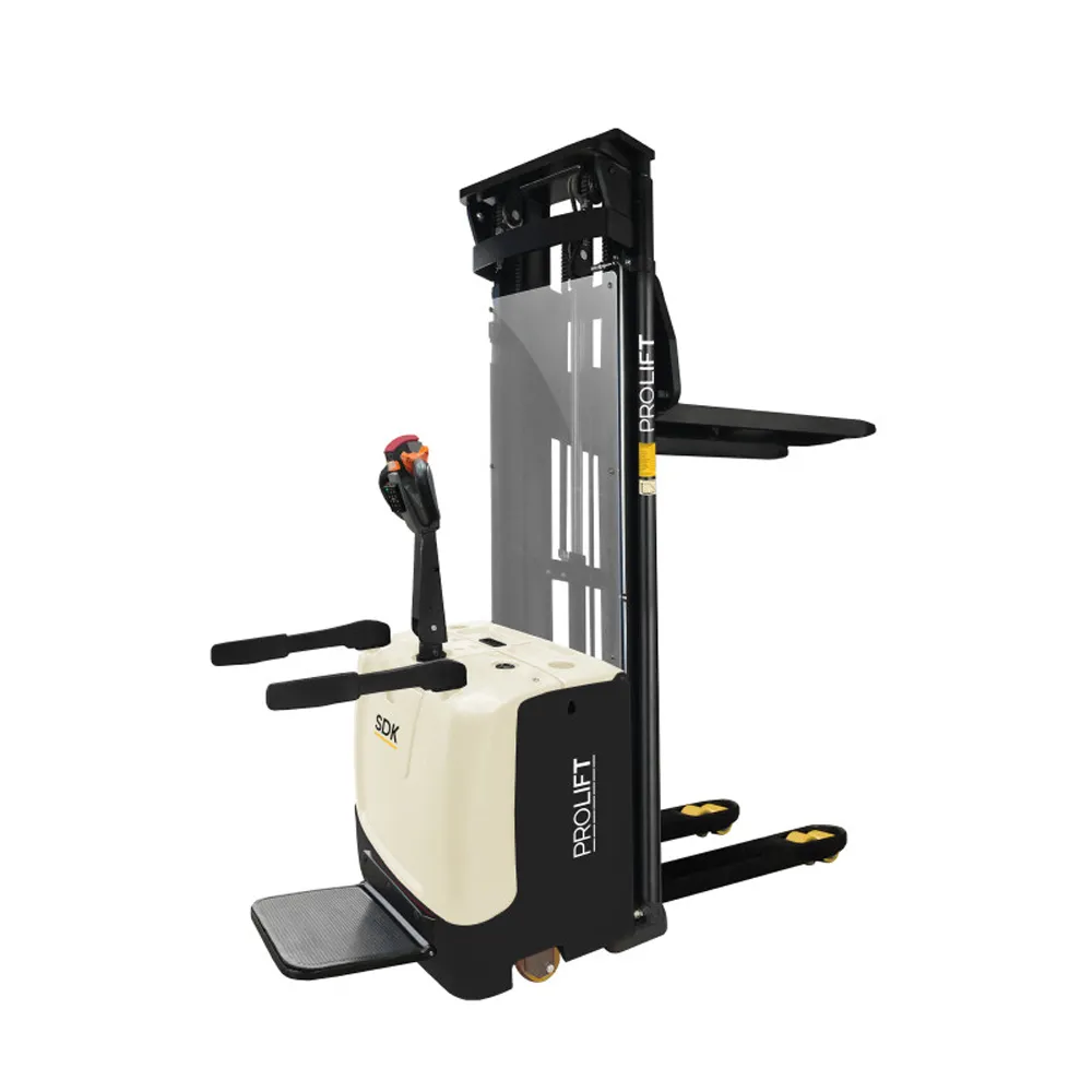 Штабелер самоходный PROLIFT M2 SDK 1645  1600кг., 4,5м. с электроподъемом, АКБ 280Ah, с платформой оператора без FLL